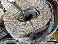 Divers hijsmateriaal en sneeuwkettingen - afbeelding 3 van  8