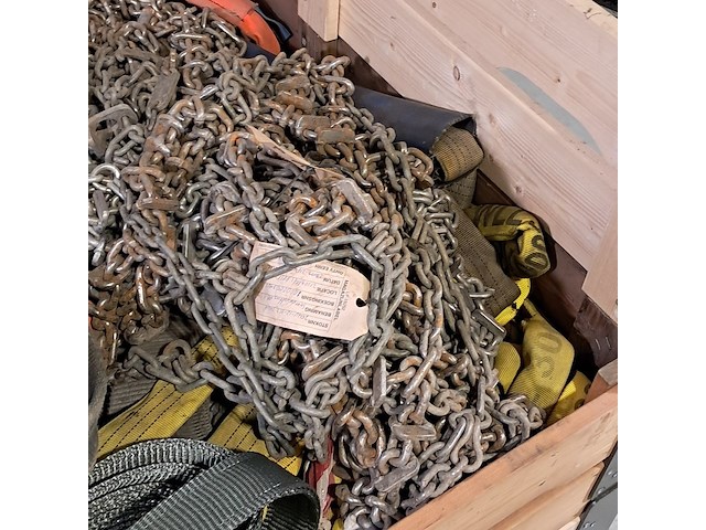 Divers hijsmateriaal en sneeuwkettingen - afbeelding 4 van  8