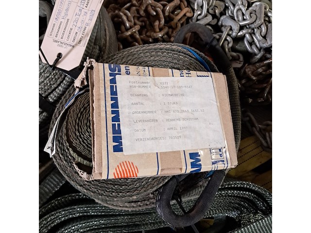 Divers hijsmateriaal en sneeuwkettingen - afbeelding 6 van  8