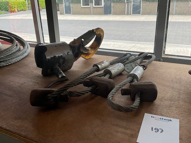 Divers hijsmateriaal - afbeelding 1 van  1