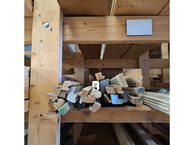 Divers houtmateriaal - afbeelding 52 van  86