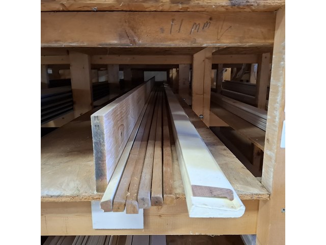 Divers houtmateriaal - afbeelding 54 van  86