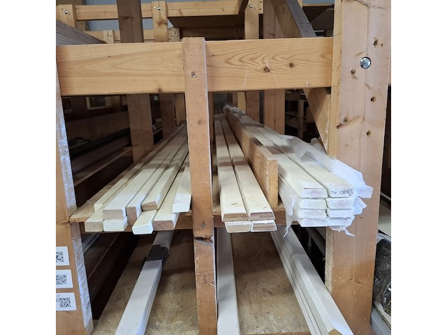 Divers houtmateriaal - afbeelding 65 van  86