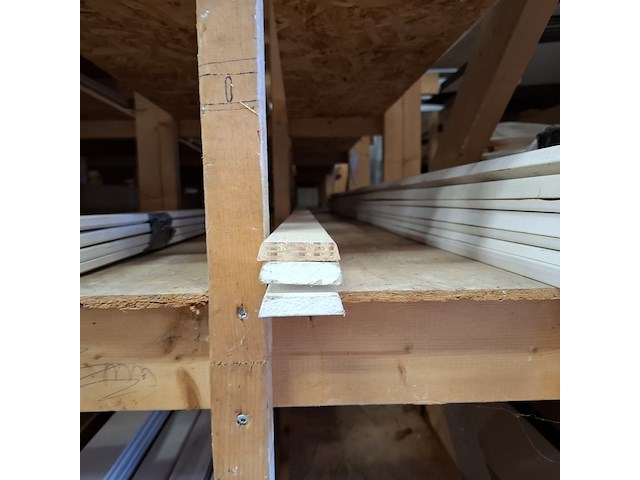 Divers houtmateriaal - afbeelding 71 van  86