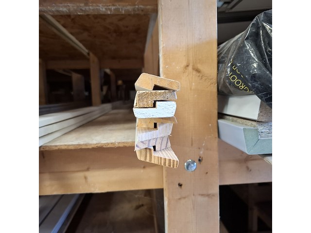 Divers houtmateriaal - afbeelding 72 van  86