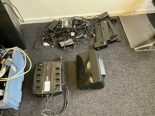 Divers ict materiaal (8x) - afbeelding 4 van  5