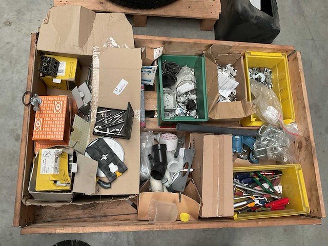 Divers ijzerwaren - afbeelding 1 van  3