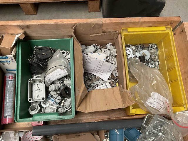 Divers ijzerwaren - afbeelding 2 van  3