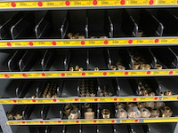 Divers installatiemateriaal in 4 vakkenkasten - afbeelding 1 van  7