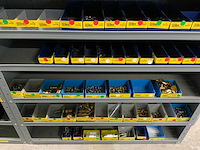Divers installatiemateriaal in 4 vakkenkasten - afbeelding 2 van  7