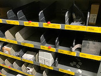 Divers installatiemateriaal in 5 vakkenkasten - afbeelding 7 van  22