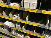 Divers installatiemateriaal in 5 vakkenkasten - afbeelding 8 van  22