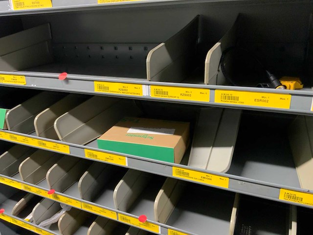 Divers installatiemateriaal in 5 vakkenkasten - afbeelding 11 van  22