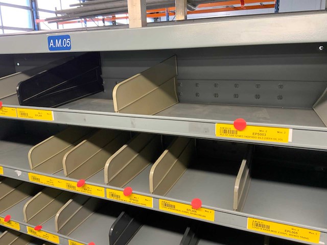 Divers installatiemateriaal in 5 vakkenkasten - afbeelding 14 van  22