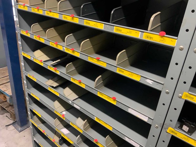 Divers installatiemateriaal in 5 vakkenkasten - afbeelding 15 van  22