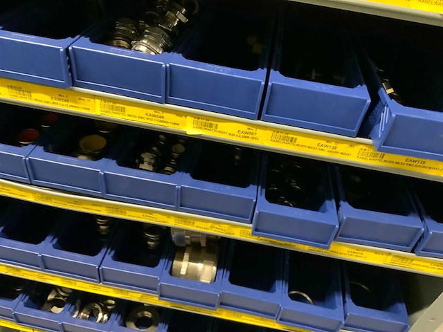 Divers installatiemateriaal in 5 vakkenkasten - afbeelding 20 van  22