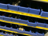 Divers installatiemateriaal in 5 vakkenkasten - afbeelding 20 van  22