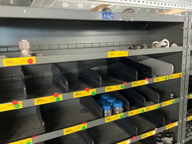 Divers installatiemateriaal in 6 vakkenkasten - afbeelding 3 van  3