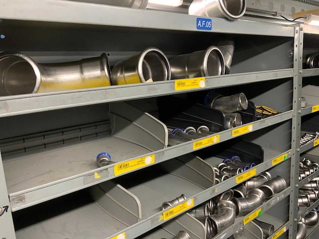 Divers installatiemateriaal in 6 vakkenkasten - afbeelding 2 van  24