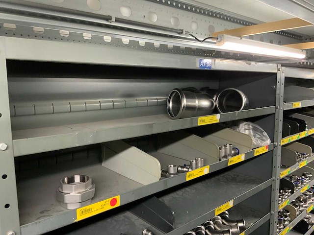 Divers installatiemateriaal in 6 vakkenkasten - afbeelding 3 van  24
