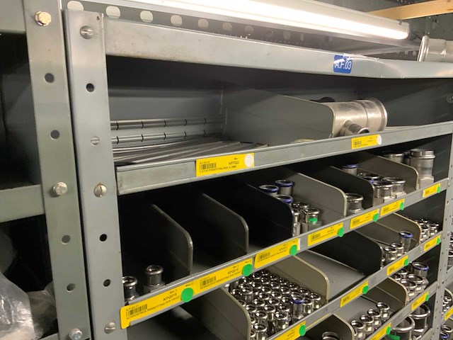 Divers installatiemateriaal in 6 vakkenkasten - afbeelding 10 van  24