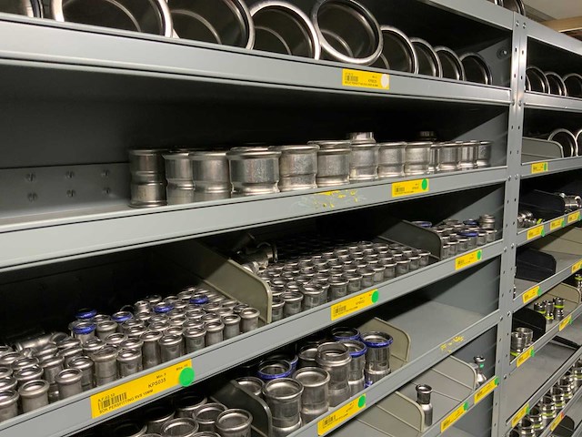 Divers installatiemateriaal in 6 vakkenkasten - afbeelding 12 van  24