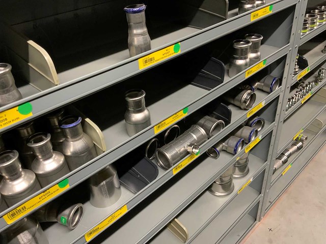 Divers installatiemateriaal in 6 vakkenkasten - afbeelding 13 van  24