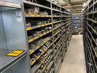 Divers installatiemateriaal in 6 vakkenkasten - afbeelding 8 van  24