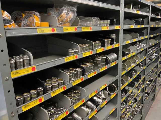Divers installatiemateriaal in 6 vakkenkasten - afbeelding 19 van  24