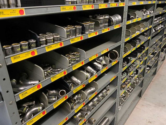 Divers installatiemateriaal in 6 vakkenkasten - afbeelding 20 van  24