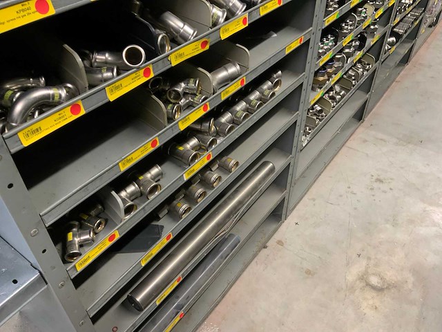 Divers installatiemateriaal in 6 vakkenkasten - afbeelding 21 van  24