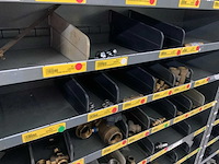 Divers installatiemateriaal in 6 vakkenkasten - afbeelding 2 van  8