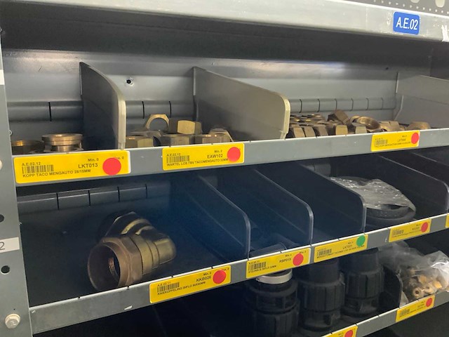 Divers installatiemateriaal in 6 vakkenkasten - afbeelding 3 van  8