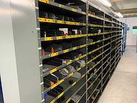 Divers installatiemateriaal in 6 vakkenkasten - afbeelding 1 van  8