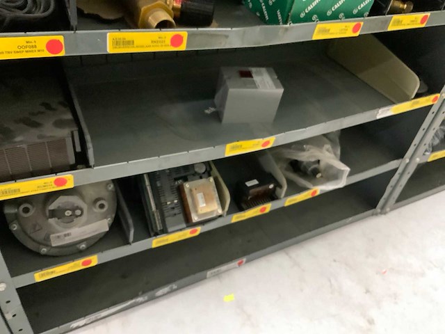 Divers installatiemateriaal in 6 vakkenkasten - afbeelding 8 van  8