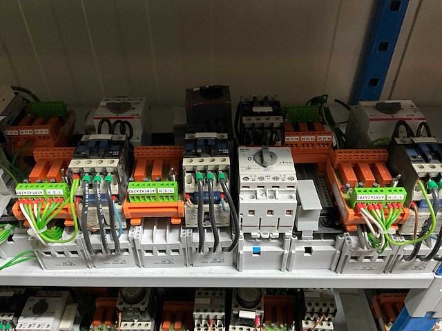 Divers installatiemateriaal - afbeelding 3 van  9