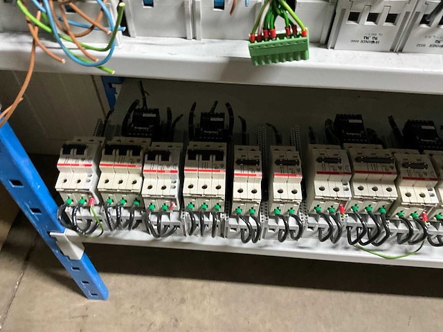 Divers installatiemateriaal - afbeelding 7 van  9