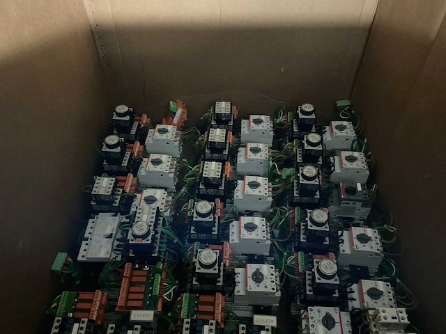 Divers installatiemateriaal - afbeelding 1 van  3