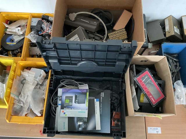 Divers installatiemateriaal - afbeelding 4 van  5