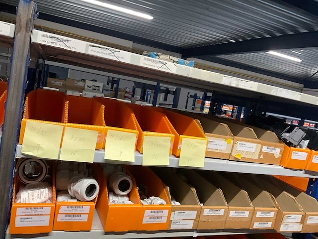 Divers installatiemateriaal - afbeelding 8 van  11