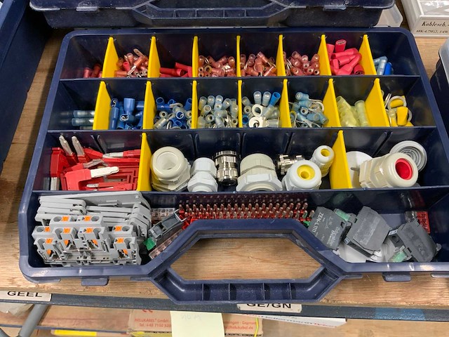 Divers installatiemateriaal - afbeelding 2 van  9