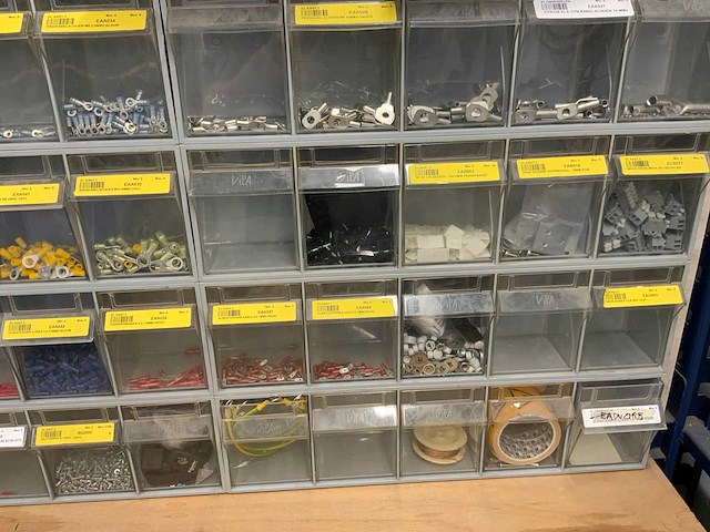 Divers installatiemateriaal - afbeelding 2 van  10