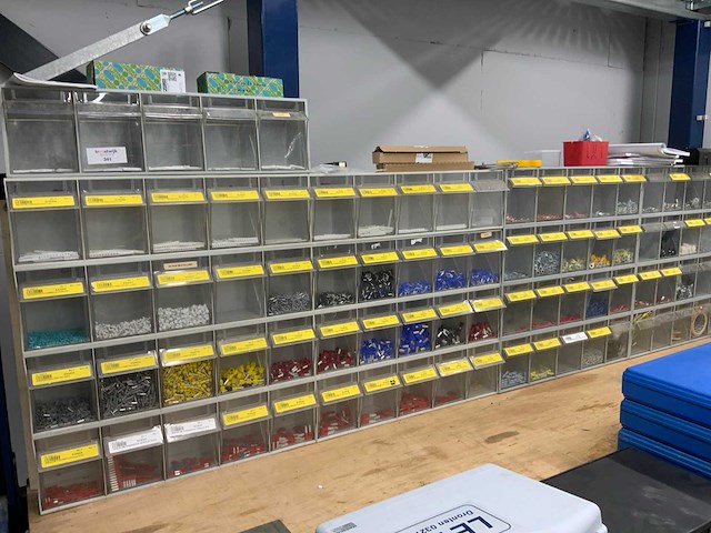 Divers installatiemateriaal - afbeelding 1 van  10