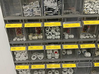 Divers installatiemateriaal - afbeelding 11 van  15