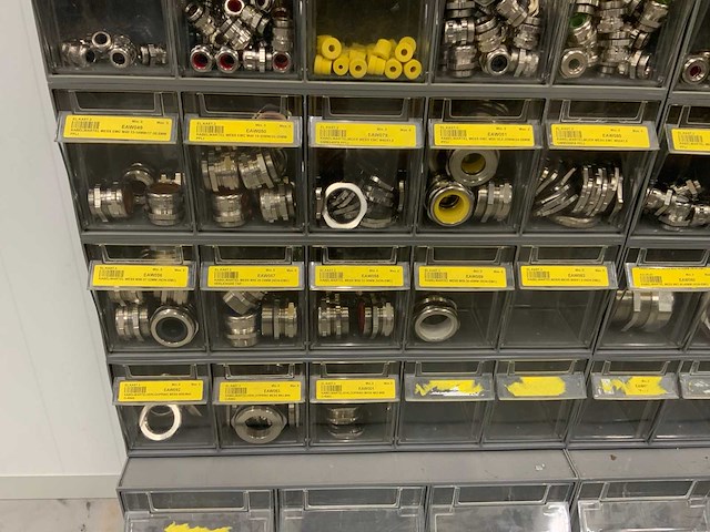 Divers installatiemateriaal - afbeelding 13 van  15