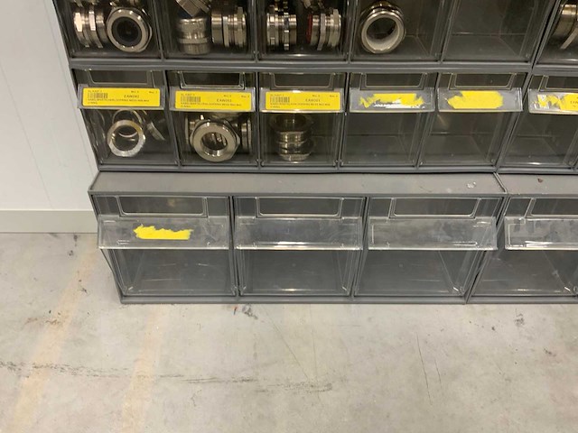 Divers installatiemateriaal - afbeelding 14 van  15