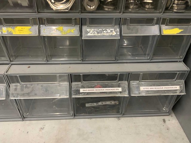 Divers installatiemateriaal - afbeelding 15 van  15