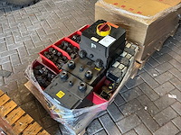 Divers installatiemateriaal - afbeelding 1 van  4