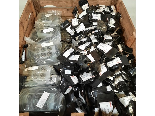 Divers installatiemateriaal - afbeelding 2 van  8