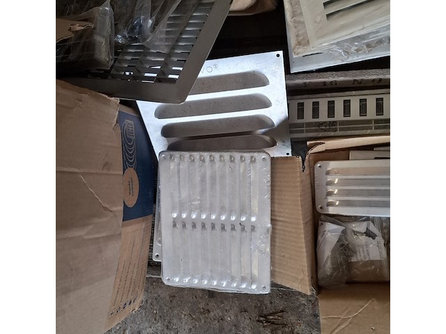 Divers installatiemateriaal - afbeelding 6 van  19